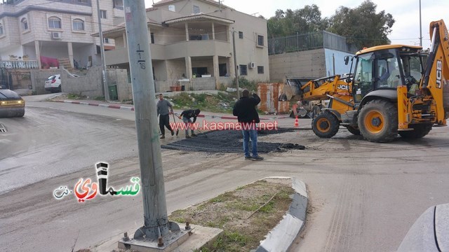   كفرقاسم فيديو: اهالي يتذمرون من ساعات عمل طواقم ترميم الشوارع والطاقم يعقب  ليس الامر بأيدينا فهناك امور تجبرنا على ذلك  